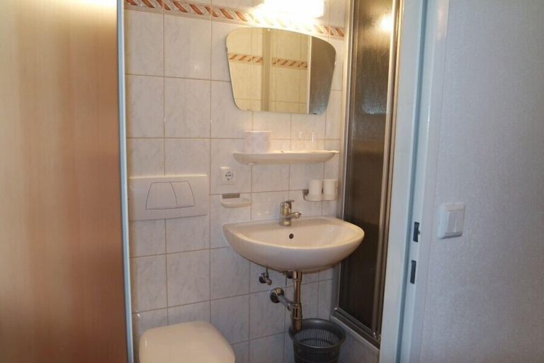 Bathroom 4, Unterbergerhof, Bolzano