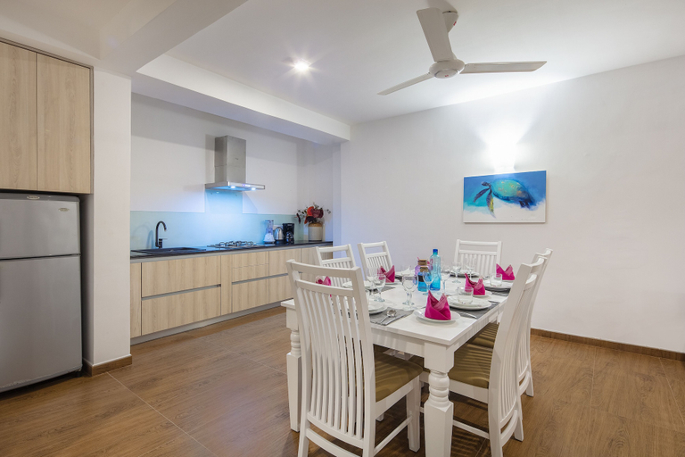 In-room dining, Villa Allunga, Hikkaduwa
