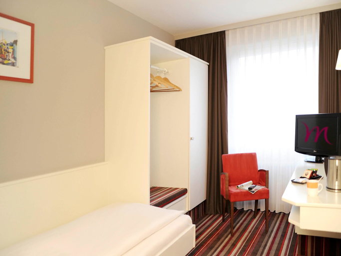 Bedroom 3, Mercure Hotel Bad Homburg Friedrichsdorf, Hochtaunuskreis