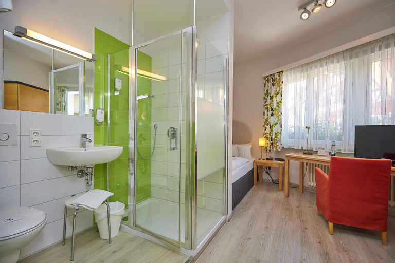 Bathroom 4, Flair Hotel Zum Storchen, Neustadt an der Aisch-Bad Windsheim