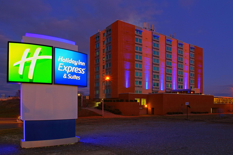 Exterior & Views 4, Holiday Inn Express & Suites PITTSBURGH WEST - GREEN TREE, Allegheny