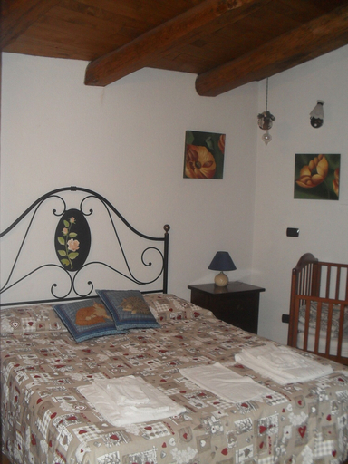Bedroom 3, osteria b&b il barcollo, Cuneo