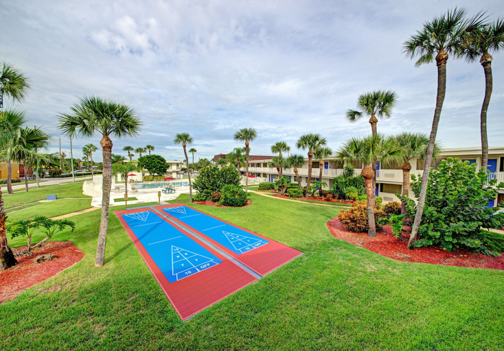 Exterior & Views 4, Motel 6 Cocoa Beach, FL, Brevard