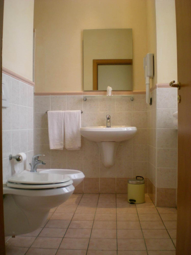 Bathroom 4, Albergo San Lorenzo, Cuneo