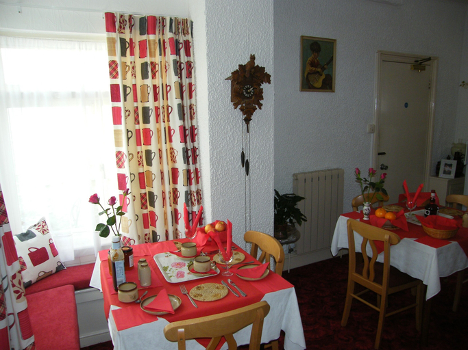 Food & Drinks 5, El Tabora Guest House