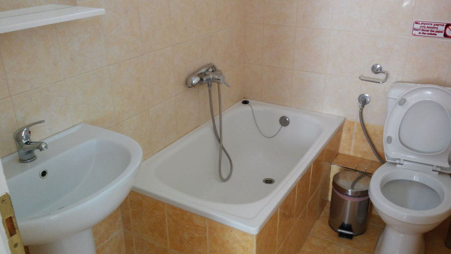 Bathroom 3, Armonia Nakas, Ionian Islands