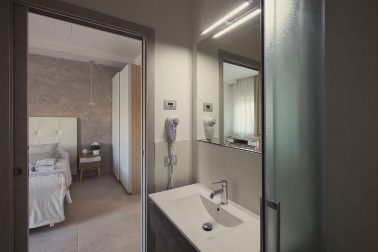Bathroom 4, AVANTGARDE Hotel Residence, Bari