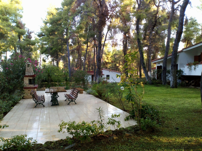 Others 3, Family Villa in Sani - Sleeps 6 - Parking - Wifi, Central Macedonia
