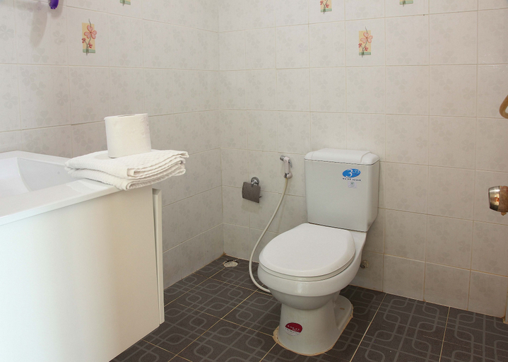 Bathroom 3, Arya Inn Pattaya Beach Hotel, Pattaya