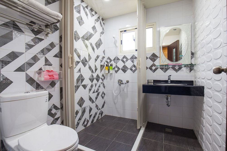 Bathroom 3, Happy House, Pingtung