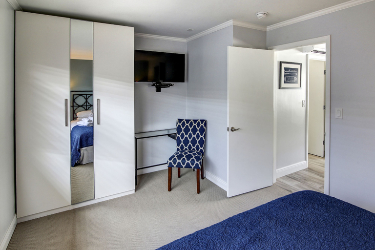 Bedroom 3, May-Dee Suites, Broward