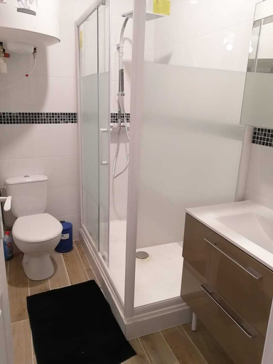 Bathroom 5, Villa Spacieuse Paris, Seine-Saint-Denis