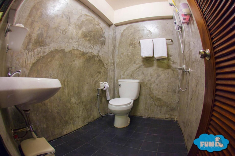 Bathroom 4, FUN-D Hostel Chiang rai, Muang Chiang Rai