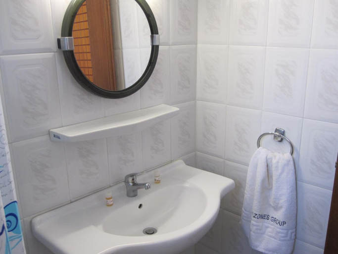 Bathroom 5, Amazones Villas Apartments, Crete