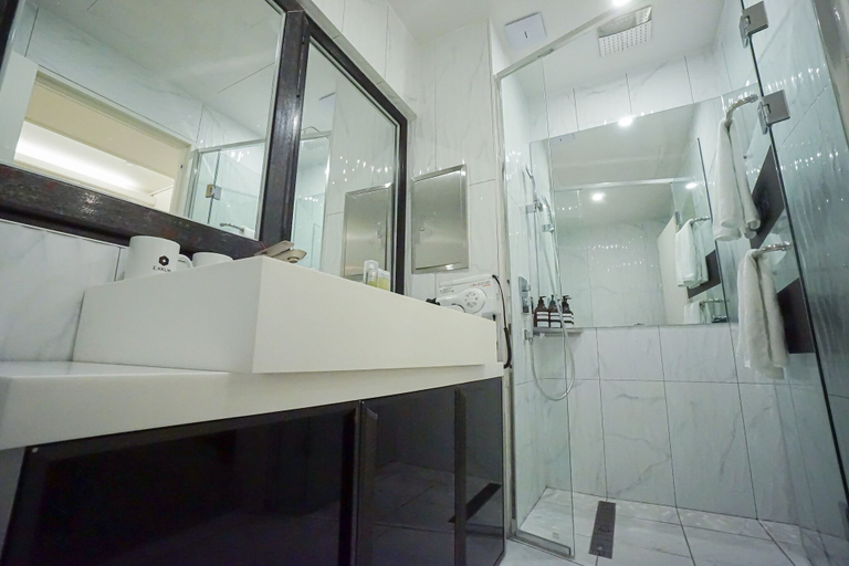 Bathroom 3, E.Kklim Classic Hotel, Pyeongtaek