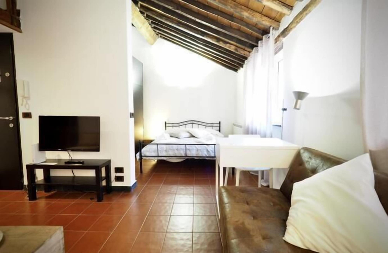 Room 4, Romantica Mansarda di Mascherona, Genova