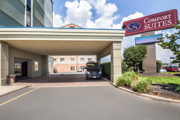 Exterior & Views 1, Comfort Suites at Woodbridge, Union