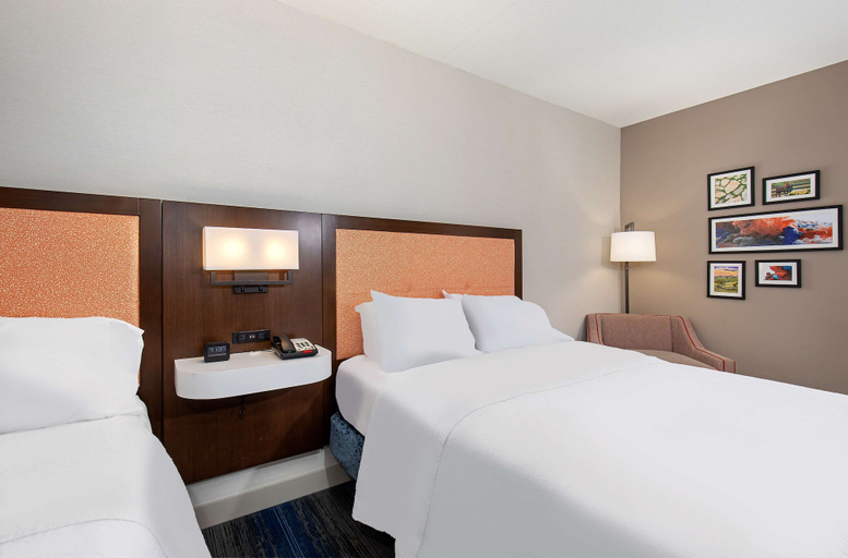 Bedroom 2, Hampton Inn Corbin KY, Laurel
