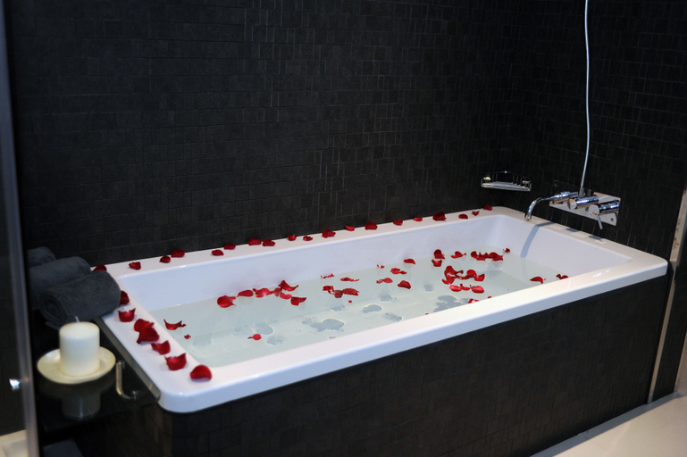 Bathroom 5, Enotel Lido – All Inclusive, Funchal