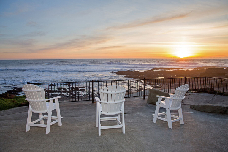 Others 4, Black Sands Inn, Humboldt