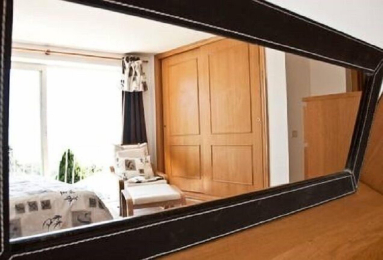 Bedroom 3, Villa Asia, Napoli
