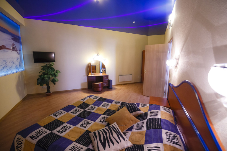 Bedroom 2, Ogni Murmanska, Kol'skiy rayon