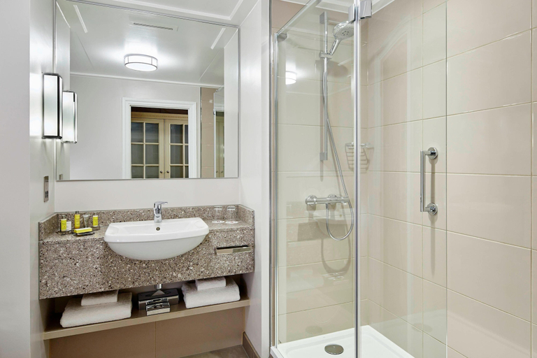 Bathroom 4, Bristol Marriott Royal Hotel, Bristol
