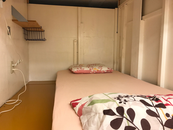 Bedroom 4, Kumoji-so Hostel, Naha