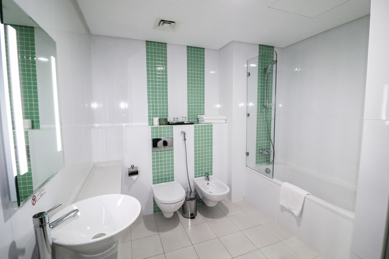 Bathroom 5, Gulf Suites Hotel Amwaj, Muharraq