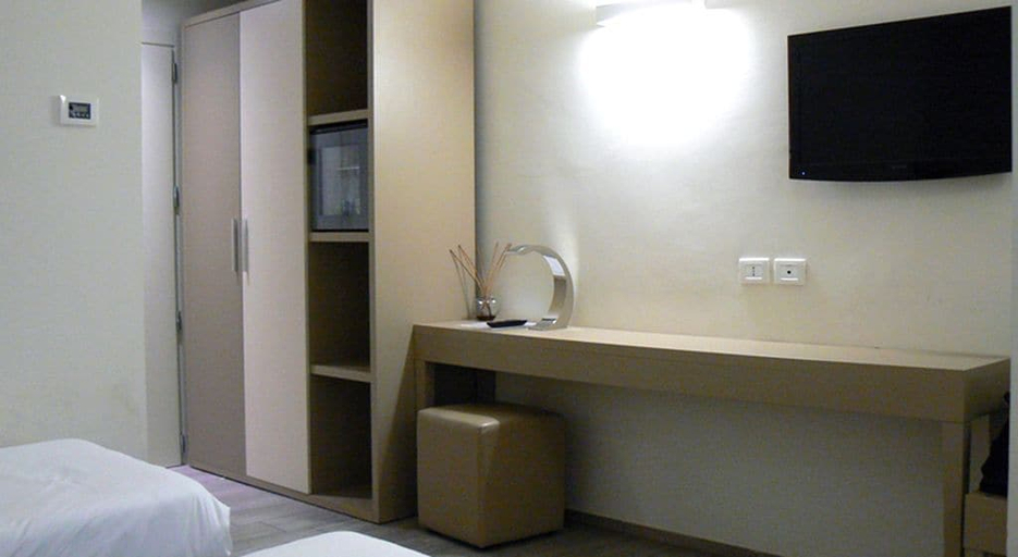 Bedroom 3, L'Hotel, Rimini