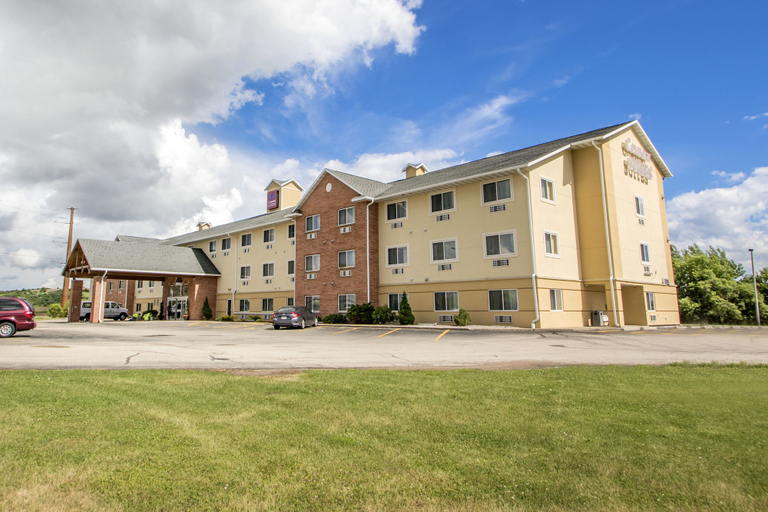 Exterior & Views 2, Comfort Suites Wisconsin Dells Area, Columbia