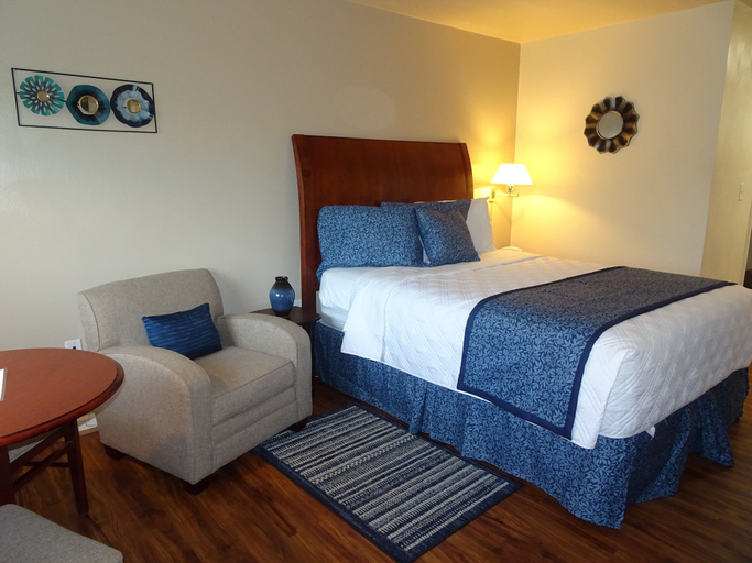 Bedroom 3, Affordable Corporate Suites - Florist Road, Roanoke