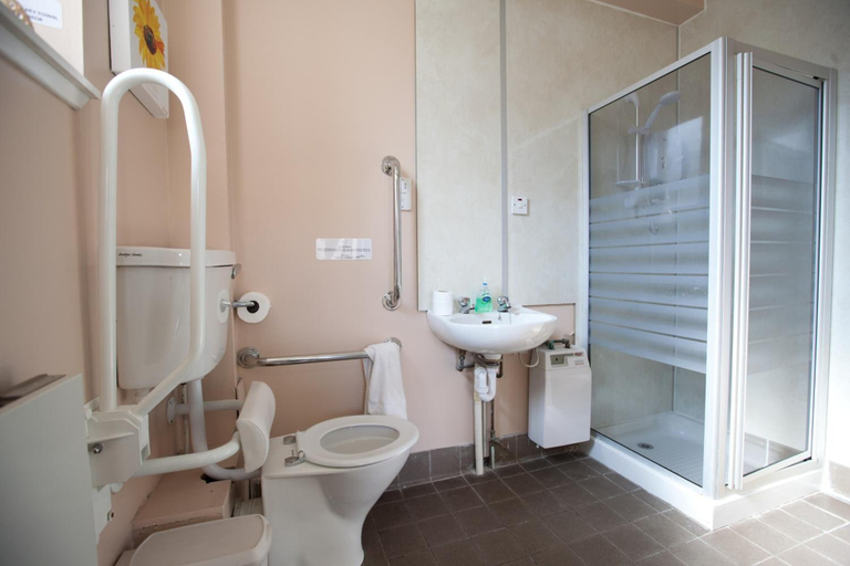Bathroom 3, Inversnaid Bunkhouse - Hostel, Stirling