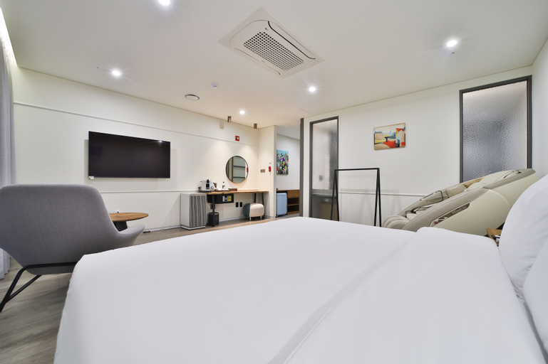 Bedroom 9