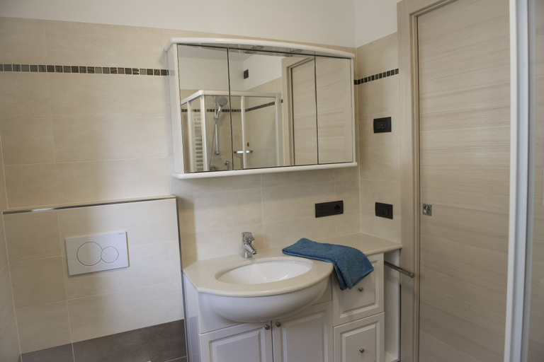 Bathroom 3, Appartamento Dina, Sondrio