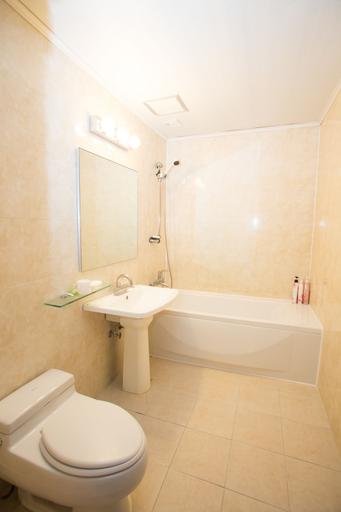 Bathroom 3, Charmant Hotel, Muan