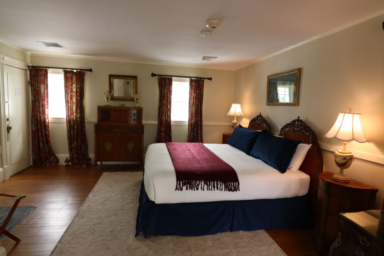 Bedroom 2, Windsor Mansion Inn, Windsor