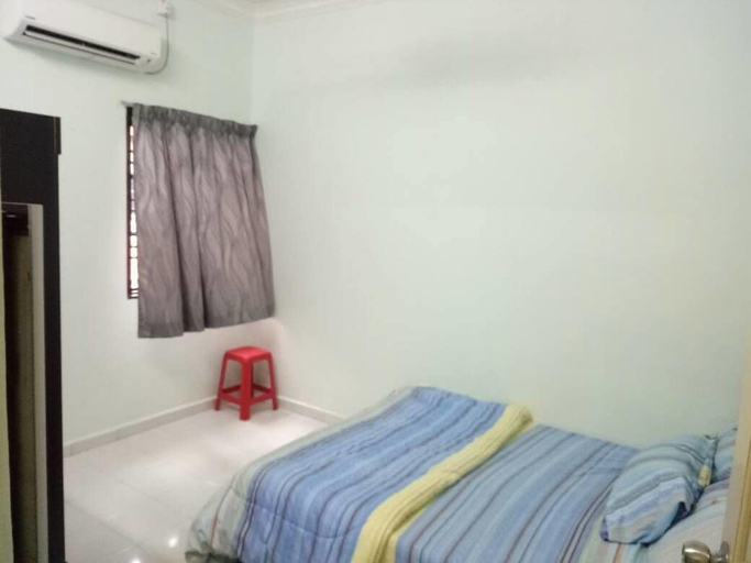 Bedroom 2, SK Homestay 2, Manjung