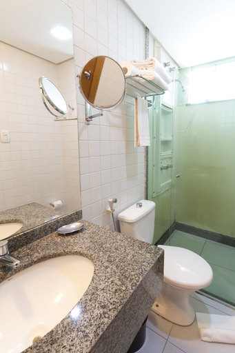 Bathroom 5, ibis Styles Belém Batista Campos, Belém