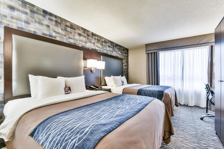 Bedroom 3, Comfort Hotel Airport North, Toronto