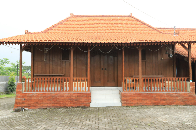 Exterior & Views 2, Villa Kangen Omah, Mojokerto