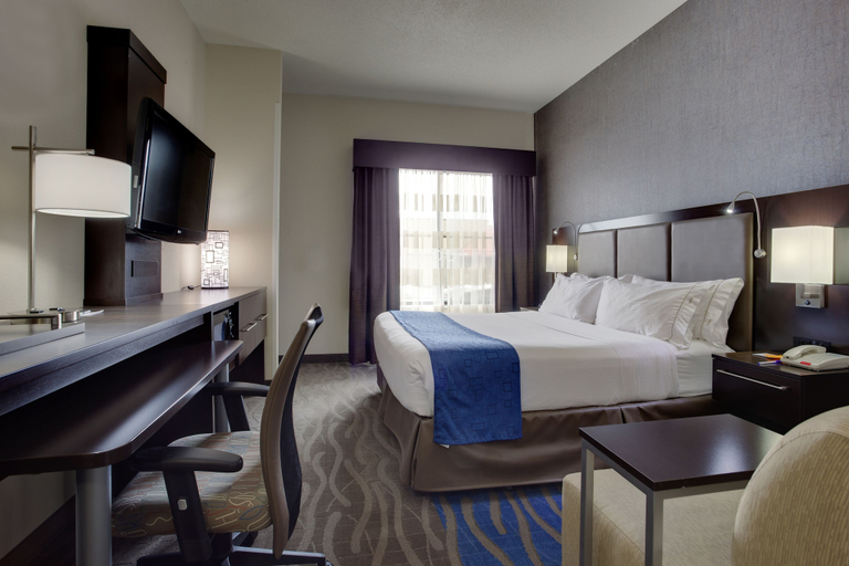 Bedroom 4, Holiday Inn Express & Suites MEADOWLANDS AREA by IHG, Bergen