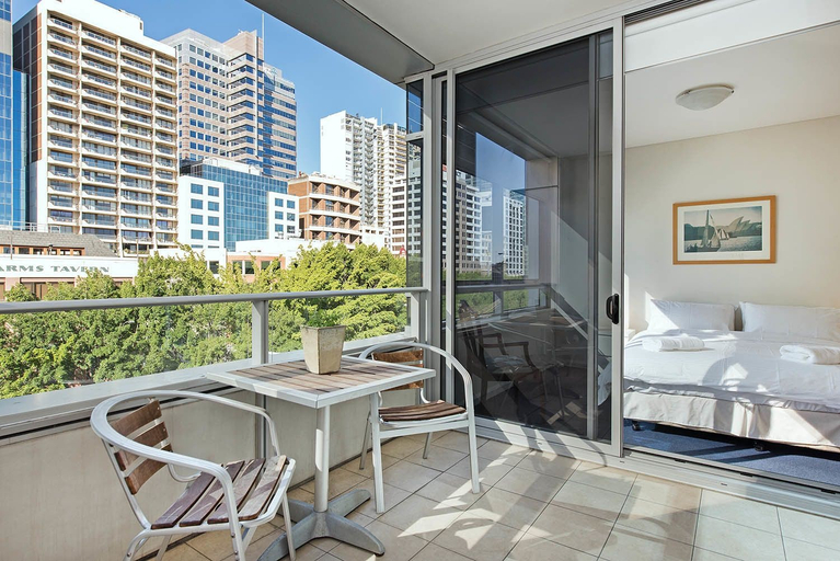 Others 4, Barangaroo City View H329, Sydney