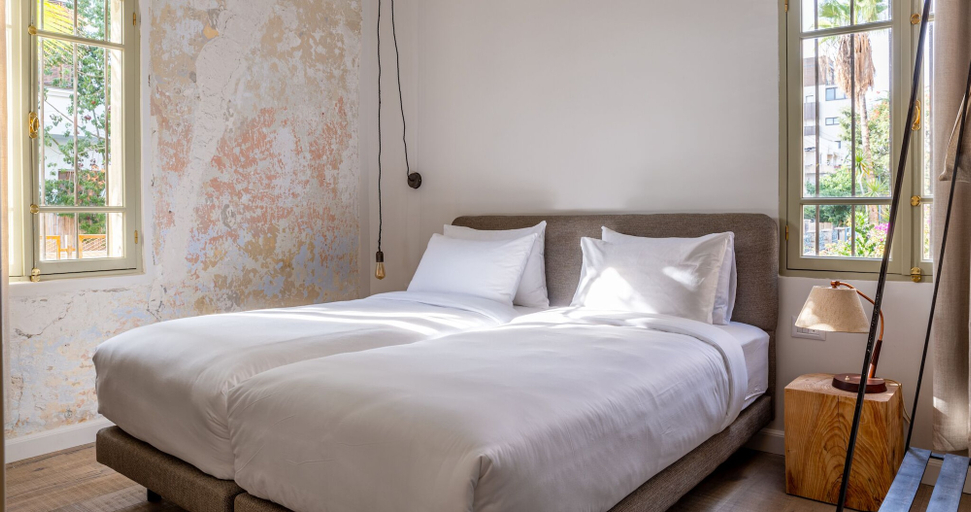 Bedroom 5, Ruby