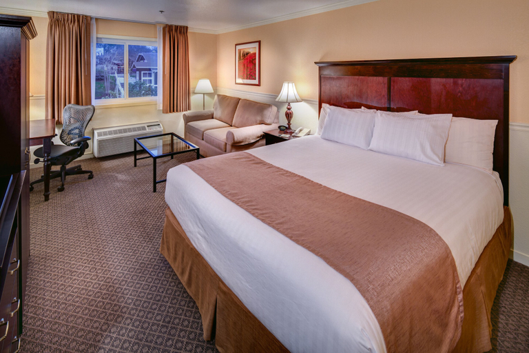 Bedroom 4, Lake Natoma Inn, Sacramento