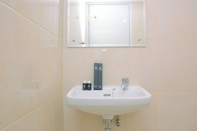 Bathroom 3, Studio Apartment at The Springlake View Summarecon with Mall View, Bekasi