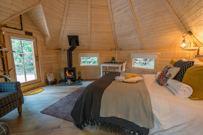 Bedroom 3, Punch Tree Cabins, Outdoor Bath & Wood Burner, South Lanarkshire