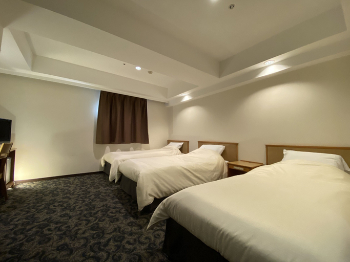 Bedroom 4, Nansei Kanko Hotel, Naha