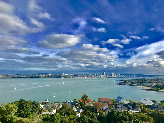 Others 5, Auckland Onestop, Waitakere