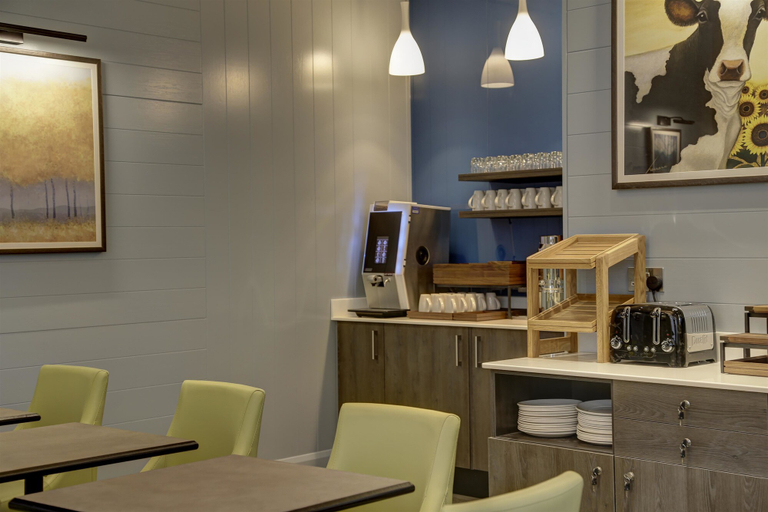 Food & Drinks 5, Best Western Plus Vauxhall Hotel, London